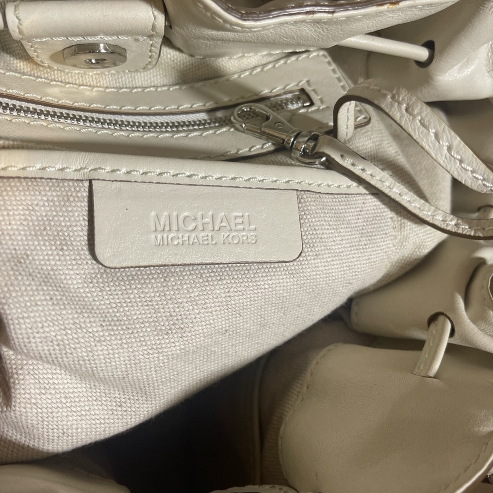 Michael Kors women’s shoulder tote bag - Picture 9 of 16